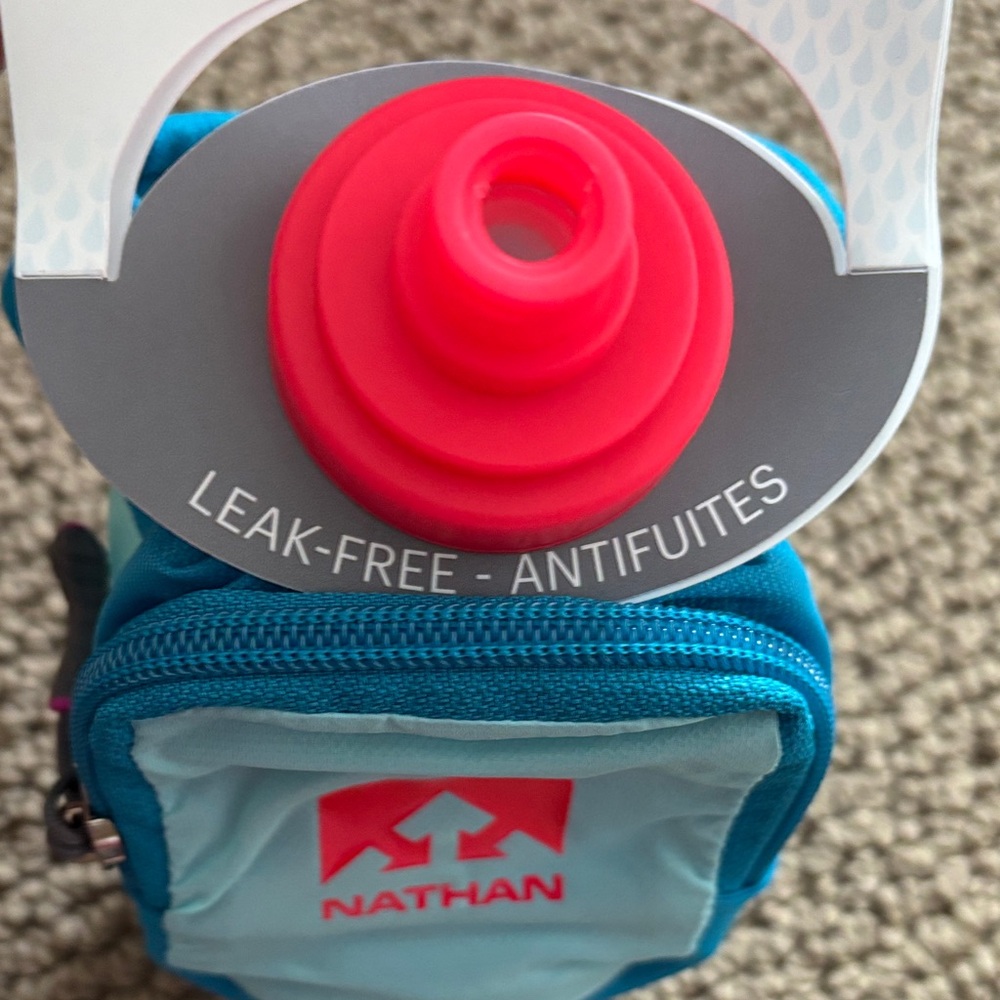 Natan QuickShot Plus Hydration Pack - Light Blue and Hot Pink - Picture 3 of 5